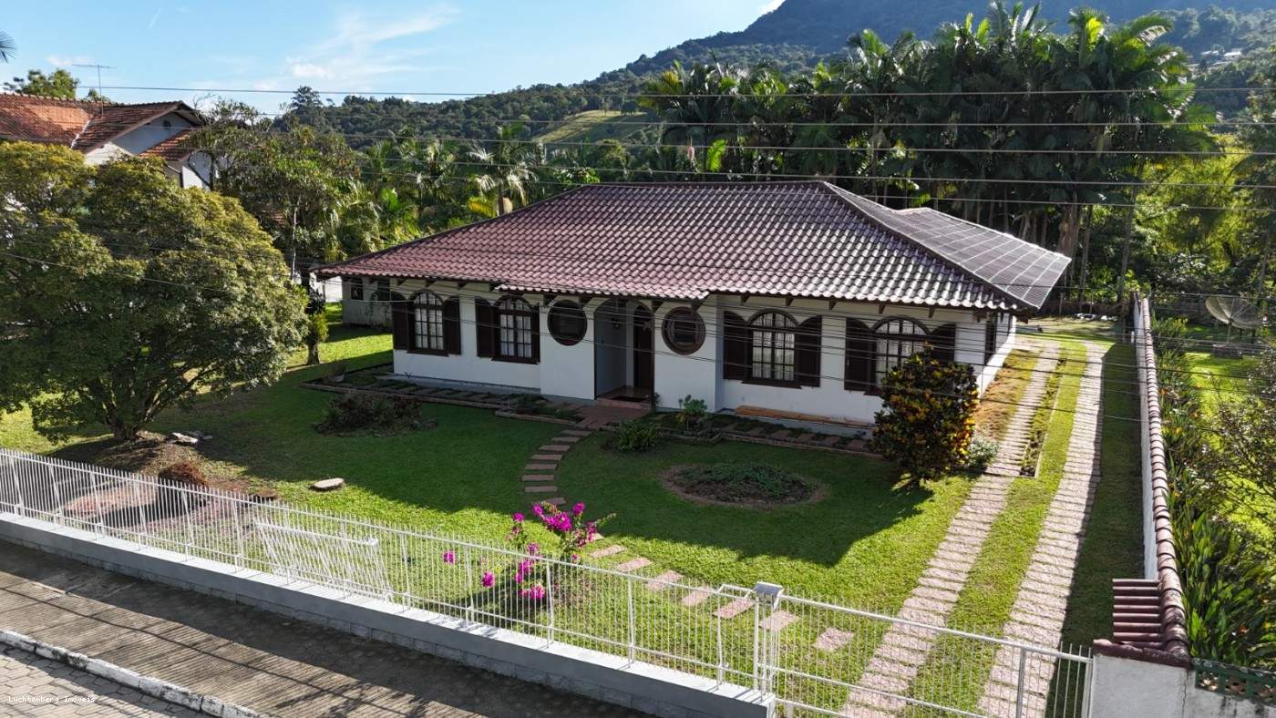 Casa, 5 quartos, 1984 m² - Foto 1